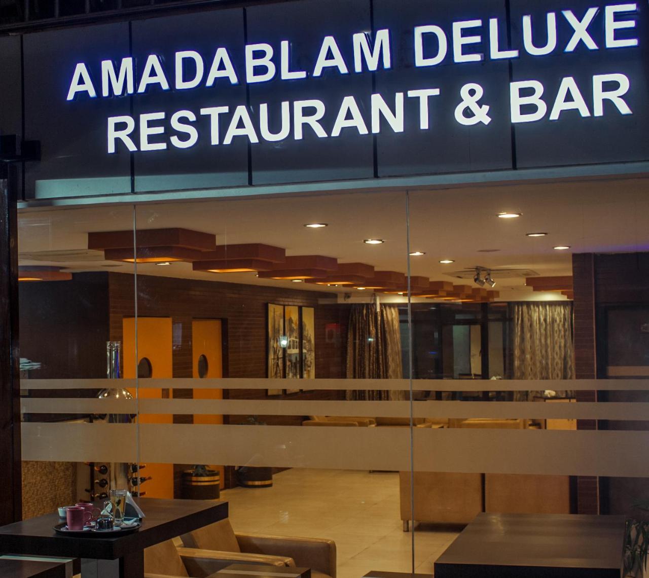 The Amadablam Hotel Katmandú Exterior foto